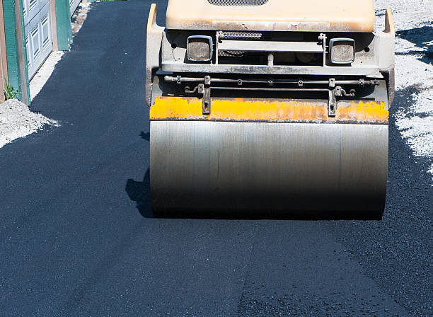 Best Asphalt Driveway Installation  in San Angelo, TX